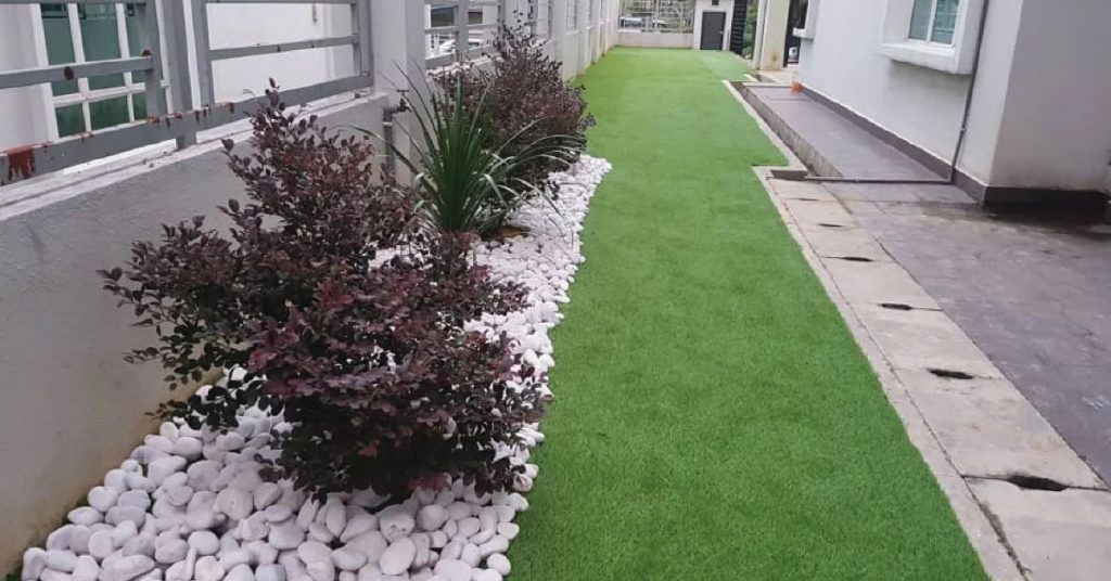 rumput karpet tiruan