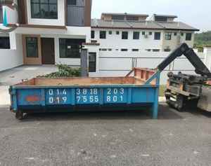 Roro bin untuk buang waste tanam cow grass